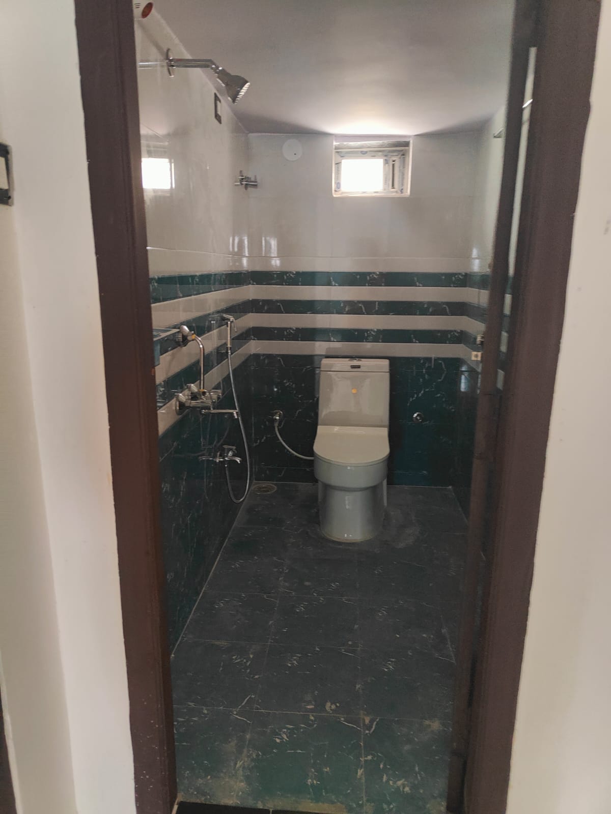 2 BHK FLAT FOR SALE AT LA